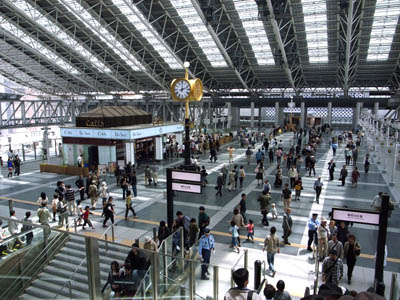 大阪駅　時空の広場